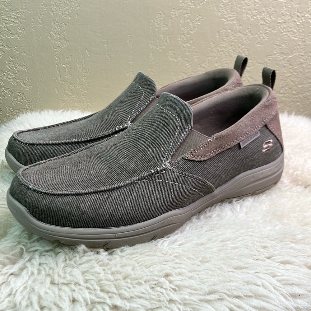 Sketchers Relaxed Fit Expected Avillo Slipon